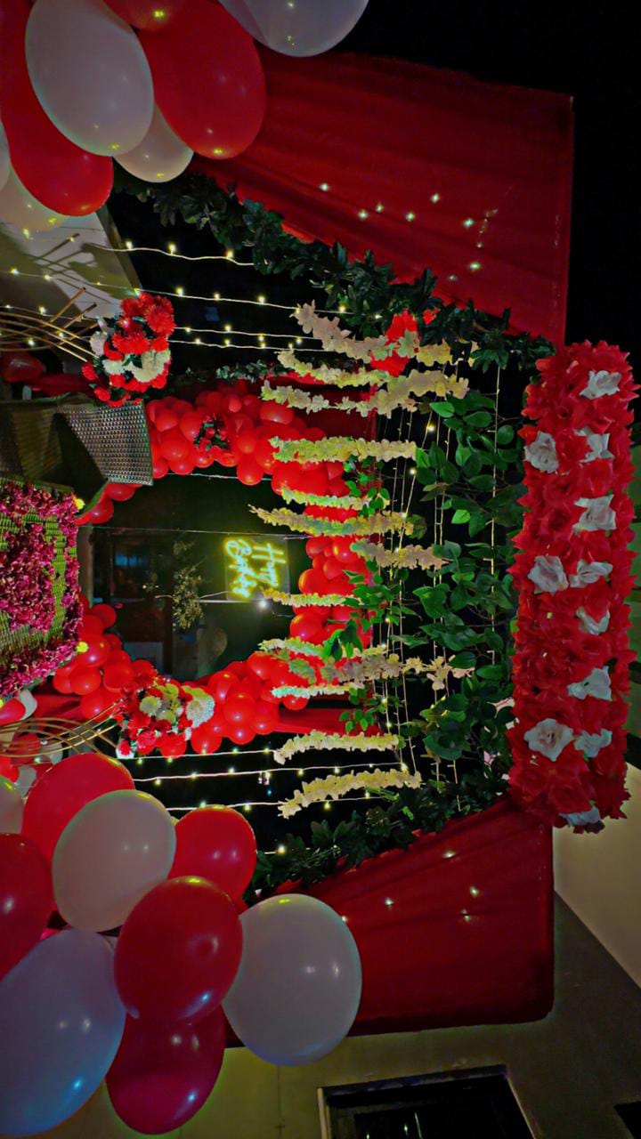 premium-red-rose-birthday-decoration